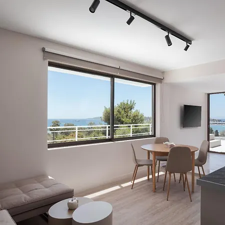 The Vouliagmeni Penthouse * Athens